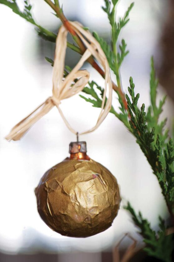 Découpage gives vintage ornaments, found on eBay, new life.